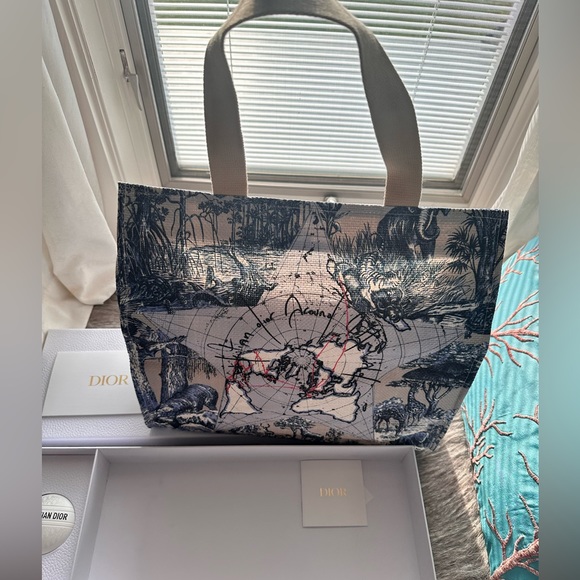 NWT DIOR 4-Piece Gift Set, Lotion, Lip Balm - Picture 2 of 8